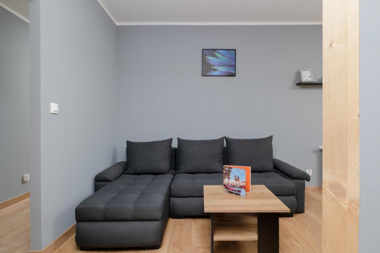 Osiedle Avia Family In With Balcony By Renters Appartement